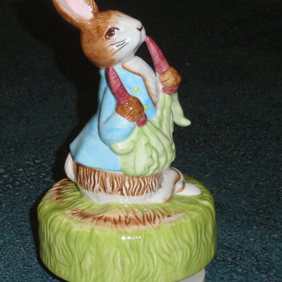 1989 Beatrix Potter "Peter Rabbit" It's a Small World Rotating Music Box - GIFT! - Picture 7 of 10